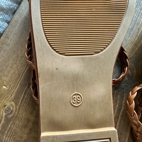 ❌SOLD❌Sandals size 39 (8) - Picture 2 of 4